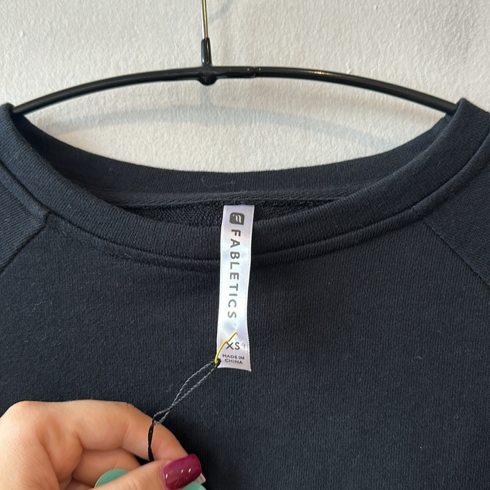 Fabletics Blk Crewneck Open Back Xs #1201 - image 3
